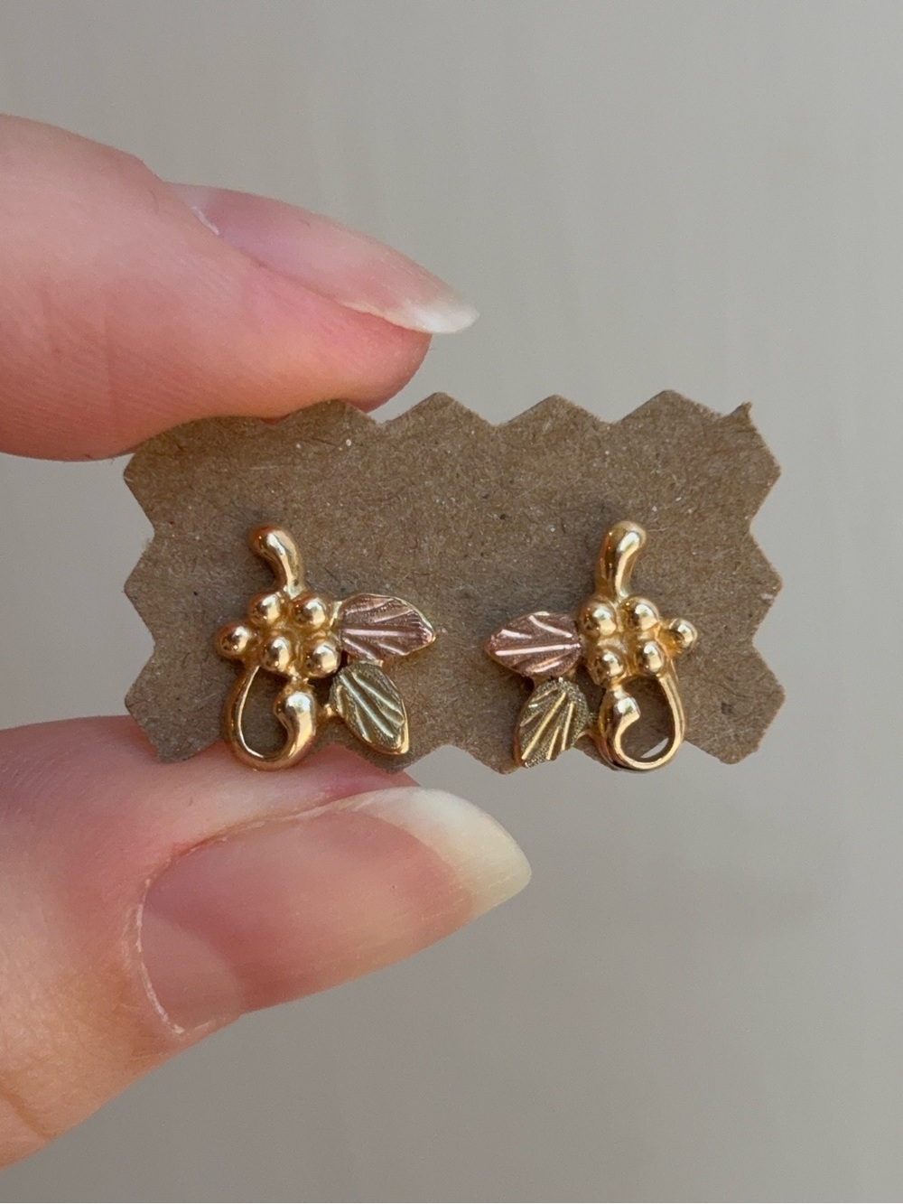 10k Black Hills Gold Two Tone Leaf Cluster Stud Earrings